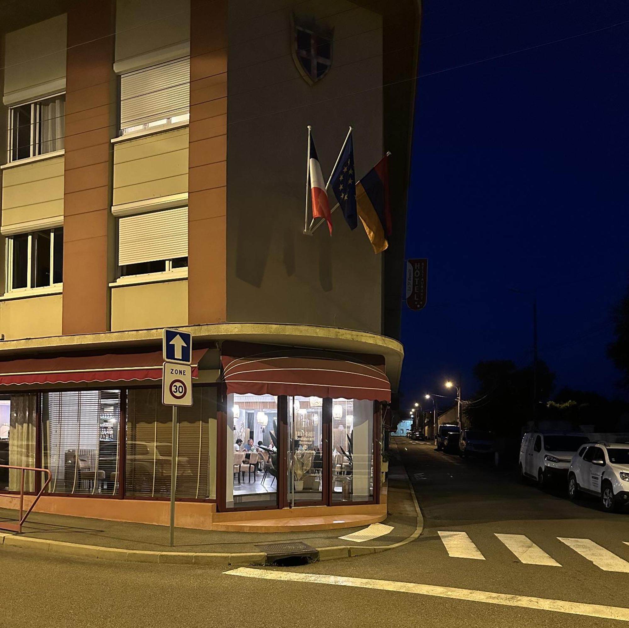 Hotel Restaurant Saint-Benoit Геньон Экстерьер фото