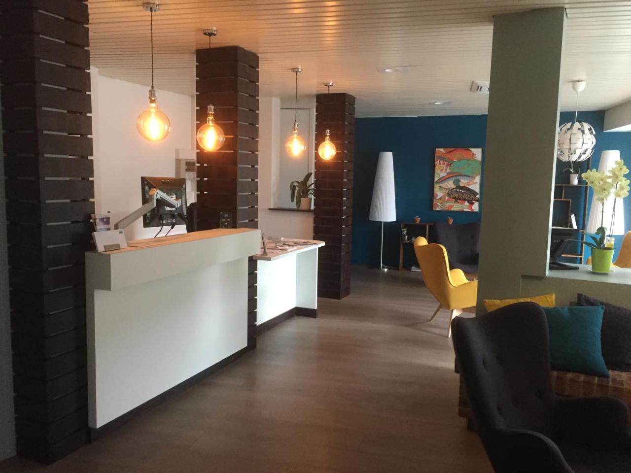 Hotel Restaurant Saint-Benoit Геньон Экстерьер фото